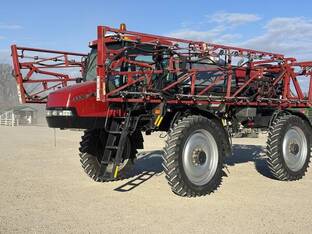 2011 Case IH PATRIOT 3330