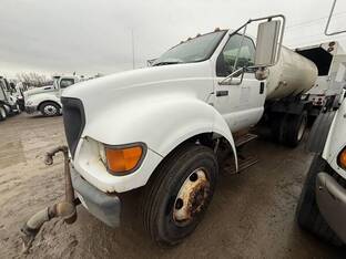 2000 Ford F650 SD
