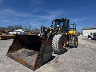 2015 John Deere 824K-II