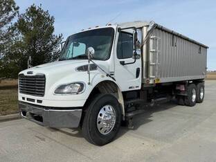 2006 Freightliner BUSINESS CLASS M2 106