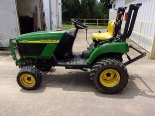 2004 John Deere 2210