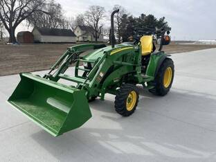 2017 John Deere 3039R