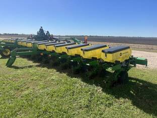 2015 John Deere 1725