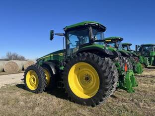 2025 John Deere 8R 340