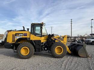 2023 Komatsu WA270-8