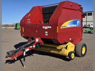 2013 New Holland BR7090