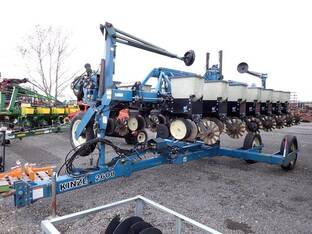 Kinze 2600