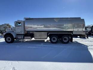 2004 Peterbilt 330