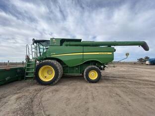 2022 John Deere S770