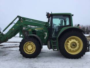 2011 John Deere 7330