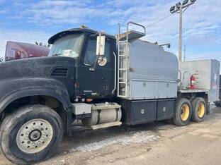 2004 Mack GRANITE CV713