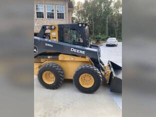 2023 John Deere 330G