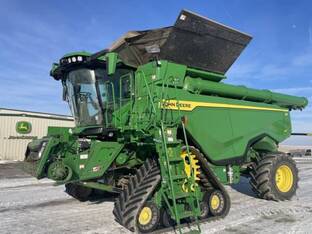 2022 John Deere X9 1100