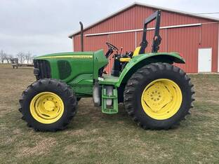 2007 John Deere 6215