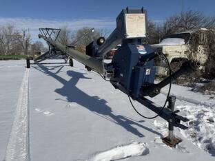 2014 Harvest International H1072