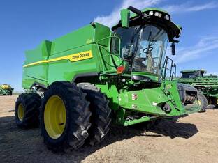 2025 John Deere S7 700