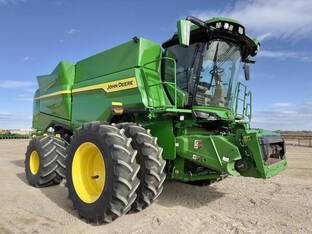 2025 John Deere S7 700