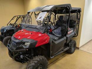 2025 Honda SXS700M4S, RED