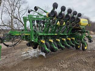 2015 John Deere 1795