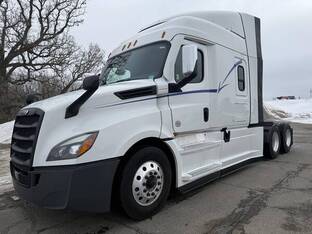 2021 Freightliner CASCADIA 126