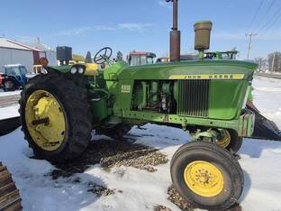 John Deere 4010