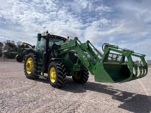 2022 John Deere 6R 195