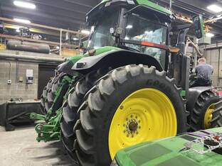 2025 John Deere 8R 410