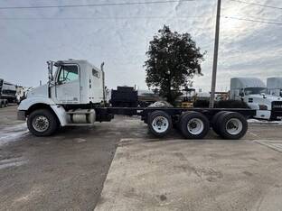 2005 Freightliner BUSINESS CLASS M2 112