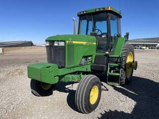 1999 John Deere 7810