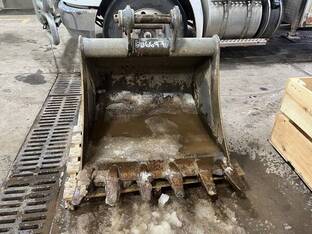 2024 STANLEY EXC BKT 75 P