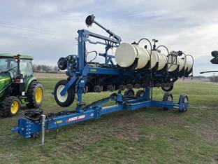 2021 Kinze 3605