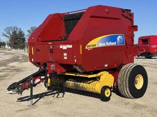 2011 New Holland BR7090