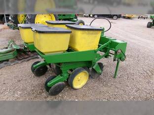 1983 John Deere 7100