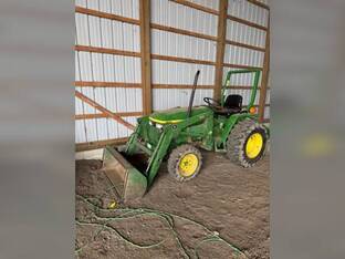 2000 John Deere 790