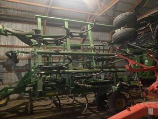 2012 John Deere 2410