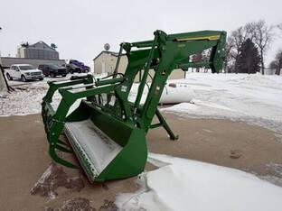 2024 John Deere 700M