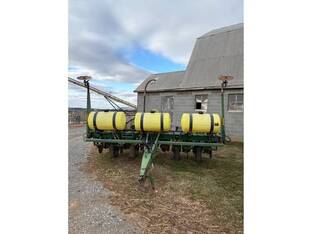 John Deere 7200
