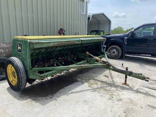 John Deere 8300