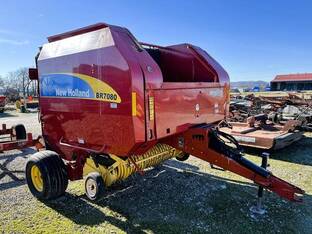 New Holland BR7080
