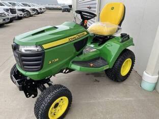 2026 John Deere X738