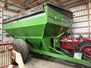 2010 Unverferth 8250