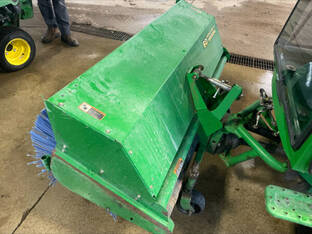 2020 John Deere 60'' HEAVY DUTY BROOM