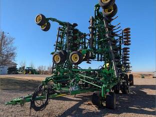 2011 John Deere 1835