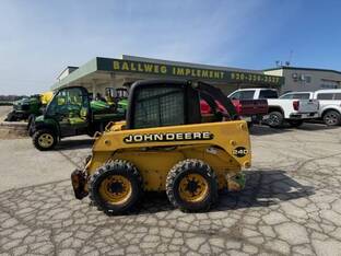 2004 John Deere 240