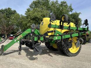 John Deere 2510L