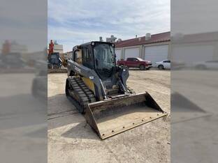 2015 John Deere 329E