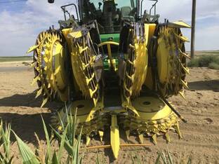 2022 John Deere 772