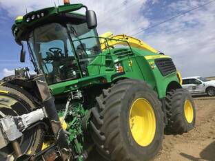 2022 John Deere 9900