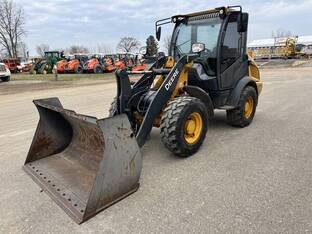 2020 John Deere 204L