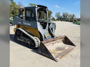 2015 John Deere 319E